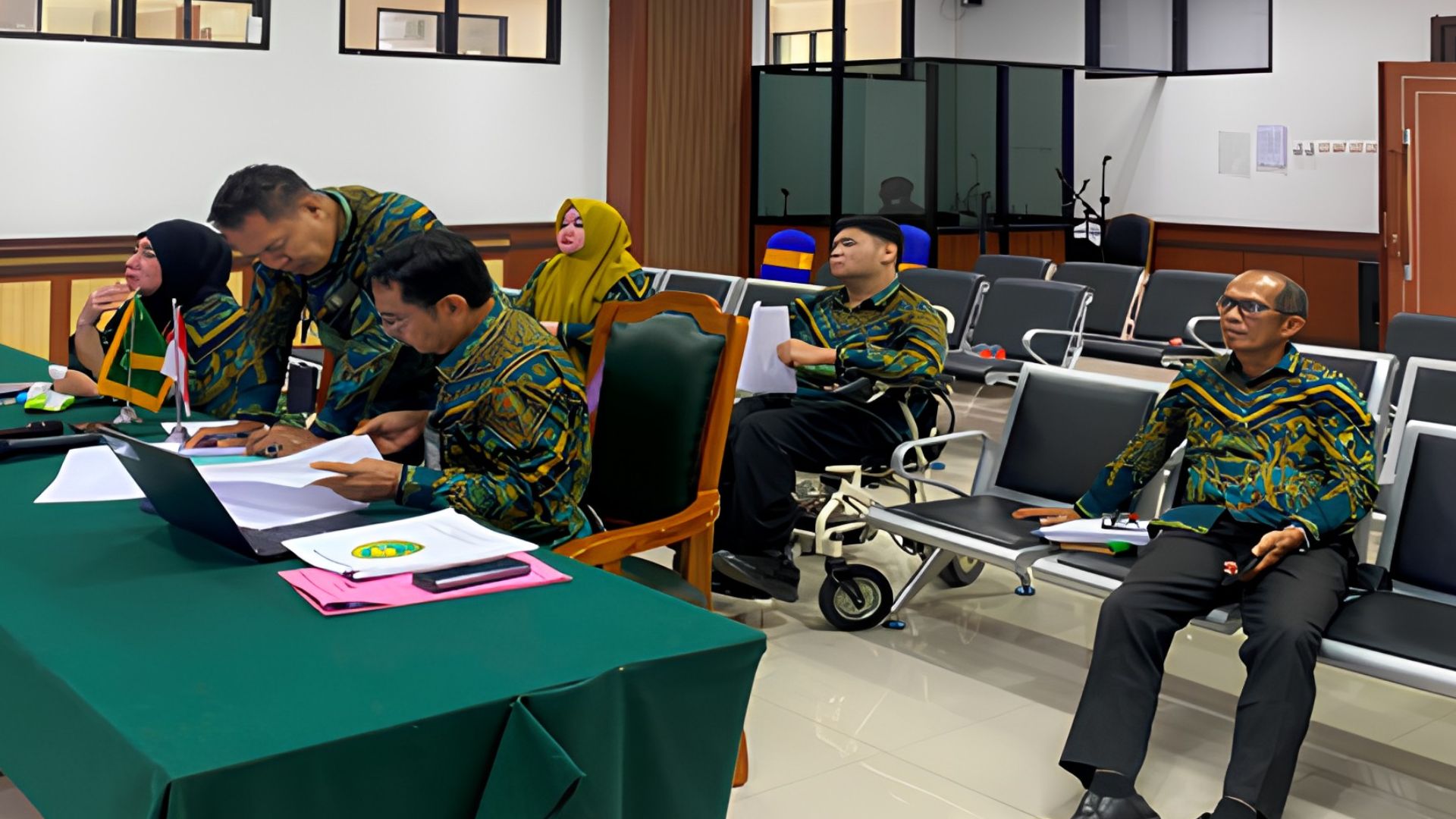 Review Standar Operasional Prosedur (SOP) sebagai upaya Peningkatan Pelayanan dan Penguatan Tata Kelola Organisasi pada Bidang Kepaniteraan Perkara Pengadilan Tinggi Tata Usaha Negara Banjarmasin