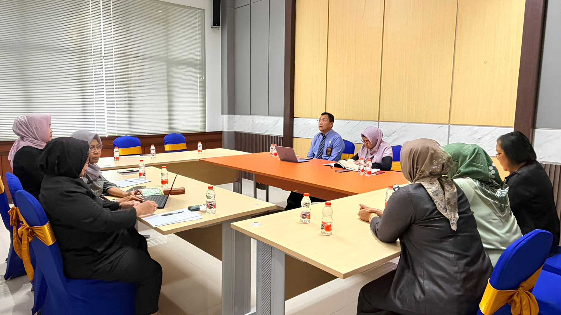 Rapat Pimpinan dengan Para Hakim Tinggi Membahas Draft Rancangan Perubahan Undang – Undang Nomor 5 Tahun 1986 tentang Peradilan Tata Usaha Negara