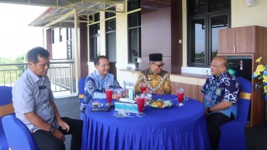 Ketua Pengadilan Tinggi Agama Banjarmasin Lakukan Kunjungan Silaturahmi ke Ketua Pengadilan Tinggi Tata Usaha Negara Banjarmasin