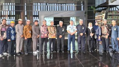 Wujudkan Gedung PTUN Tanjung Selor, Ketua PTTUN Banjarmasin Dampingi Dirjen Badilmiltun Temui Gubernur Kalimantan Utara
